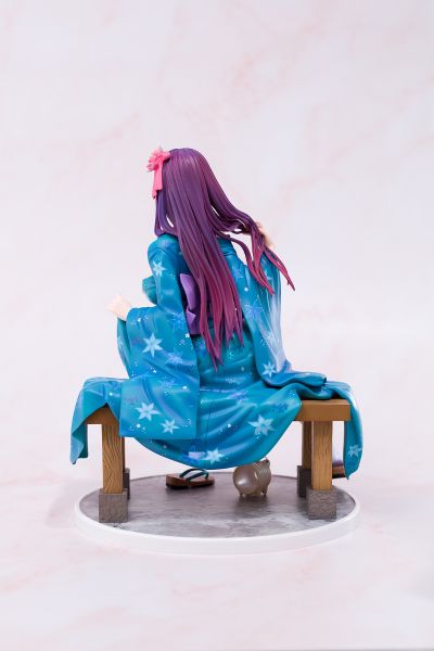 已经脱掉浴衣了