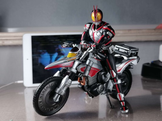 S.H.Figuarts 假面骑士555
