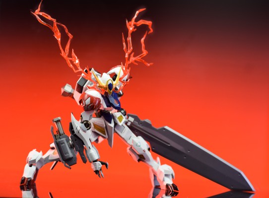METAL ROBOT魂 机动战士高达：铁血的奥尔芬斯 ASW-G-XX 维达尔高达