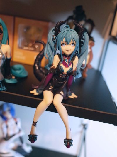 压泡面  初音未来 小恶魔