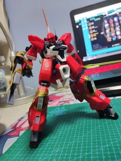 HG  机动战士Z高达外传RE-BOOT  巴扎姆 红吉翁虏获版