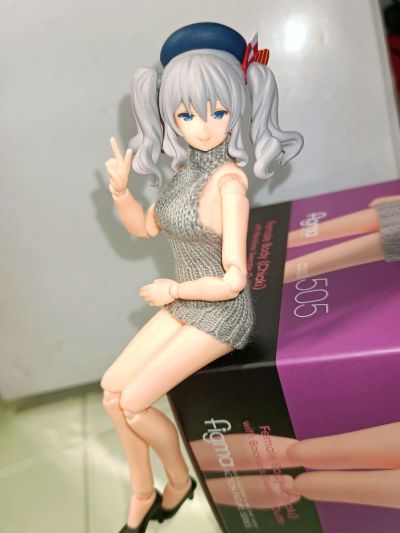 figma#505 女性body 千秋 露背毛衣