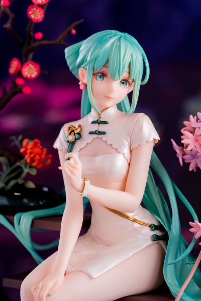 Myethos 韶华初音 深色背景