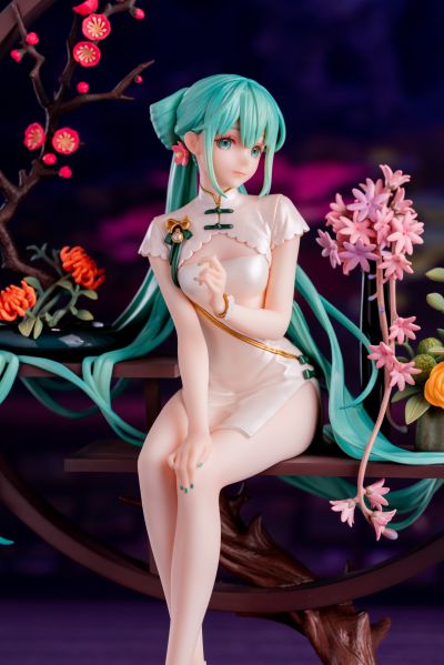 Myethos 韶华初音 深色背景