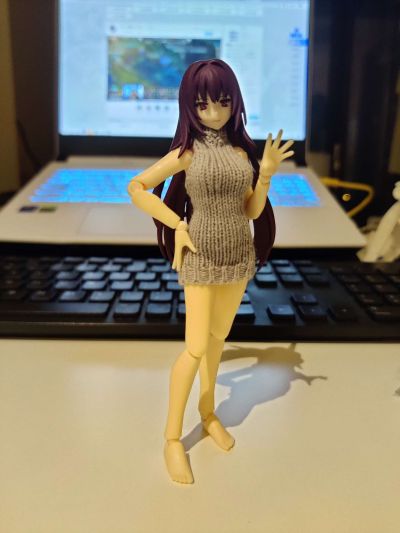 figma#505 女性body 千秋 露背毛衣