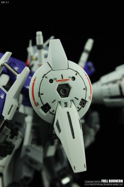 RG 1/144 RX-78GP01Fb 高达试作1号机全方位推进型