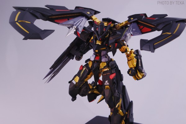 METAL BUILD 机动战士高达SEED  ASTRAY 天空的皇女 异端高达金色机天蜜娜