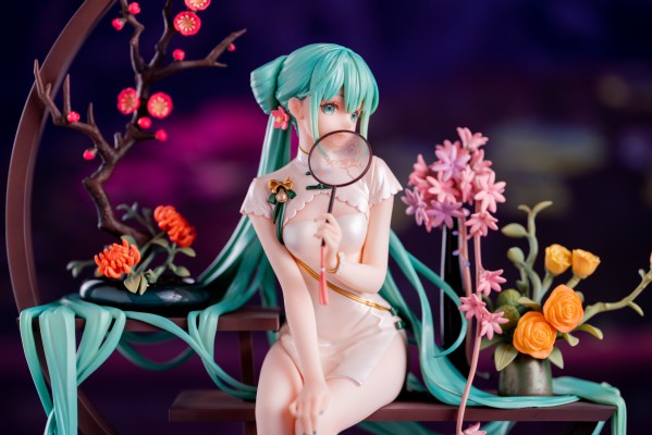 Myethos 韶华初音 深色背景