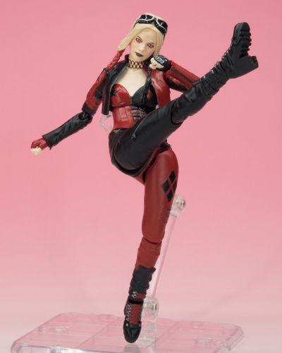 S.H.Figuarts X特遣队2  哈莉·奎恩/小丑女 (THE'RE DYING TO SAVE THE WORLD)