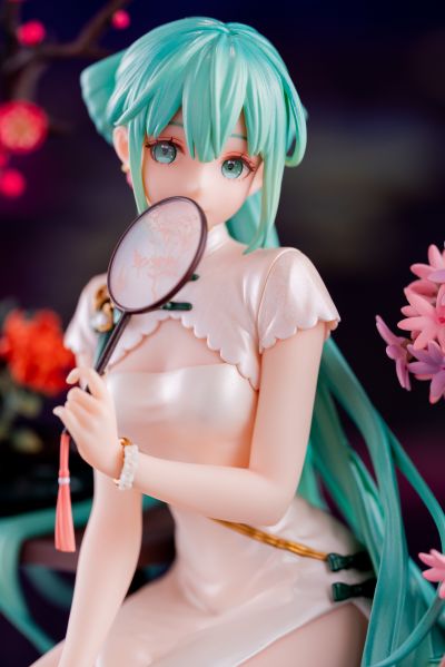 Myethos 韶华初音 深色背景