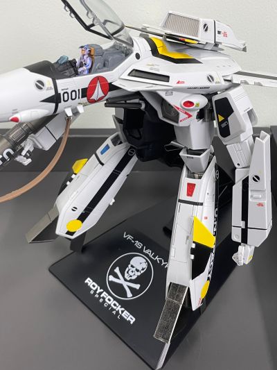 DX超合金 超时空要塞 初回限定版VF-1S 女武神 洛伊・福克特别版