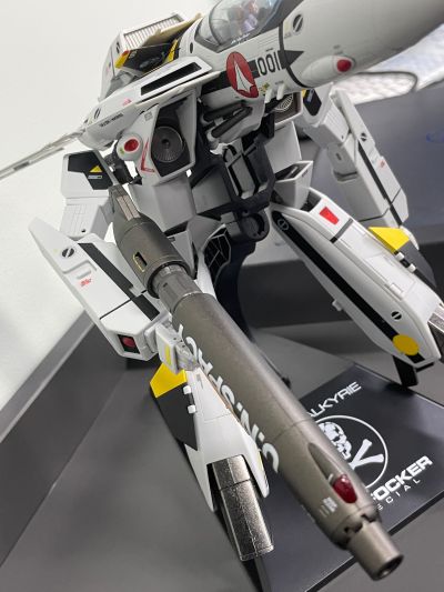 DX超合金 超时空要塞 初回限定版VF-1S 女武神 洛伊・福克特别版