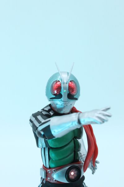 S.H.Figuarts(真骨雕制法) 假面骑士 假面骑士新1号 假面骑士50周年纪念版