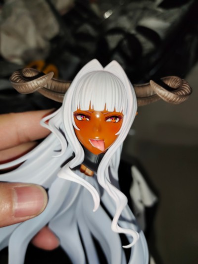 ムチムチデカパイマラ喰い魔王様とおんぼろ四畳半同栖生活  Frisia Ornstein