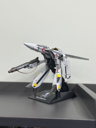 DX超合金 超时空要塞 初回限定版VF-1S 女武神 洛伊・福克特别版