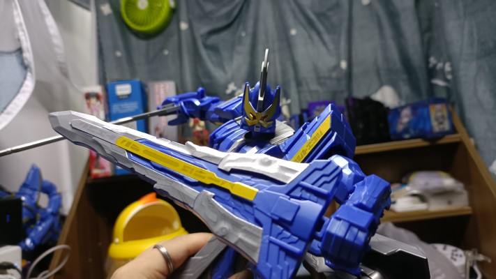 装动 假面骑士圣刃 第八册