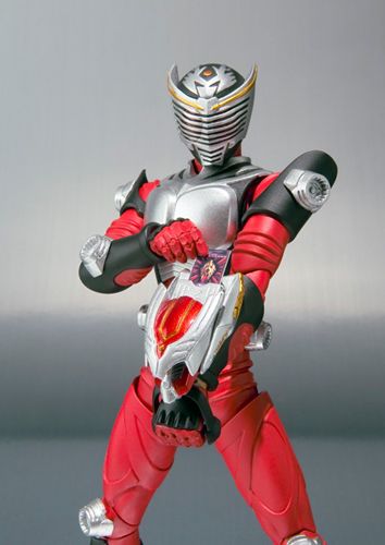 S.H.Figuarts   假面骑士龙骑与深红之龙套装