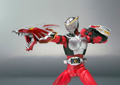 S.H.Figuarts   假面骑士龙骑与深红之龙套装