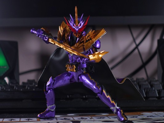 S.H.Figuarts 假面骑士圣刃 假面骑士王剑 邪王之龙