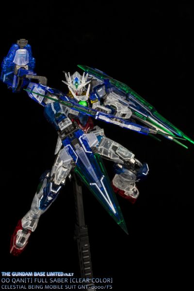 RG 1/144  高达基地专属商品 量子型00高达全刃装 [透明配色]