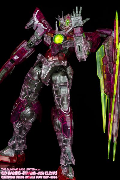 RG 剧场版 机动战士高达00 先驱者的觉醒 	GNT-0000 量子型00 Trans-Am Mode 彩透版