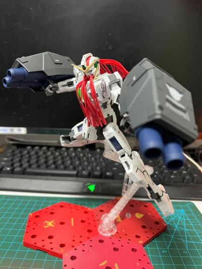 MG 1/100  能天使高达 启动形态