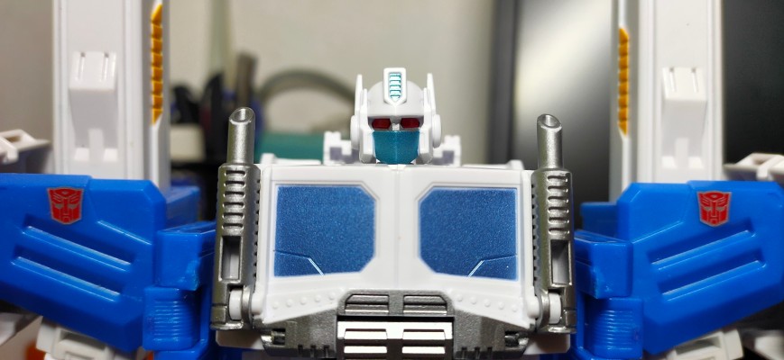 变形金刚レジェンズ LG14 ウルトラマグナス