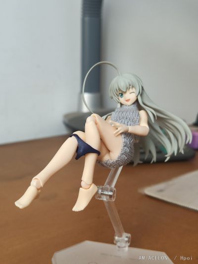 figma#505 女性body 千秋 露背毛衣