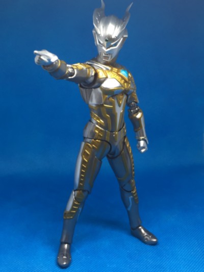 S.H.Figuarts  终极赛罗闪耀型