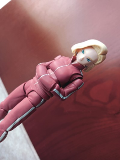 S.H.Figuarts 龙珠超 人造人18号 -宇宙生存篇-