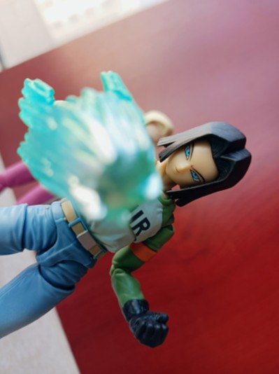 S.H.Figuarts 龙珠超 人造人18号 -宇宙生存篇-