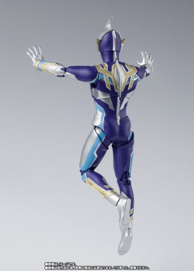 S.H.Figuarts  特利迦奥特曼 特利迦奥特曼 空中型