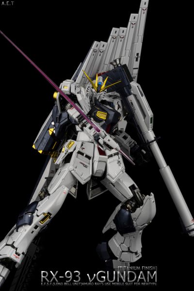 RG 机动战士高达：逆袭的夏亚 RX-93 Nu高达［钛金质感］