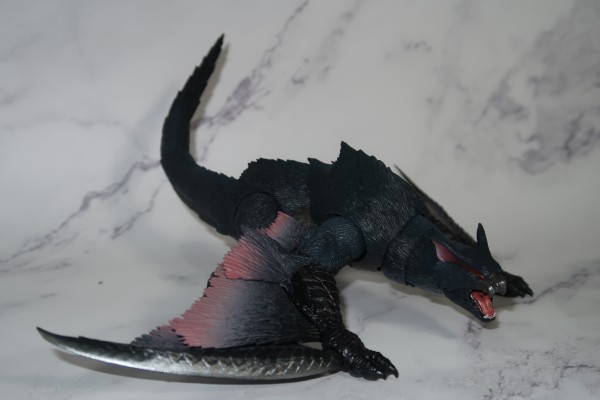 S.H.MonsterArts 怪物猎人 迅龙