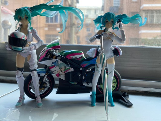 figma#250 GOOD SMILE Racing 初音未来2014 EV MIRAI Ver.