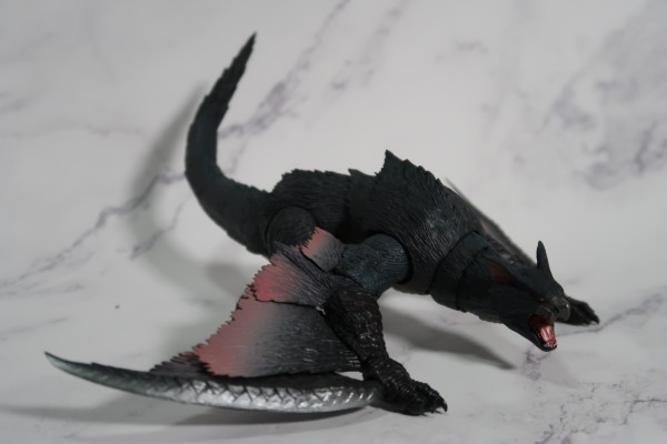 S.H.MonsterArts 怪物猎人 迅龙