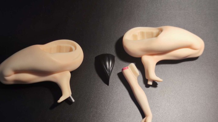 セクフレ幼驯染 ～処女と童贞は耻ずかしいってみんなが言うから～ 秋原志穂