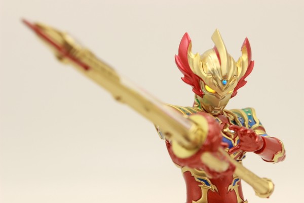 S.H.Figuarts  奥特银河格斗 巨大阴谋  泰迦奥特曼 彩虹三重斯特利姆形态