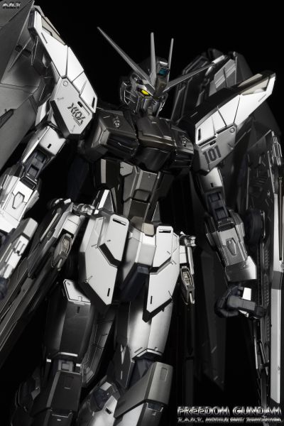 MG 高达基地限定 机动战士高达SEED  自由高达 2.0版 [银色涂装]