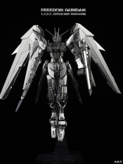 MG 高达基地限定 机动战士高达SEED  自由高达 2.0版 [银色涂装]