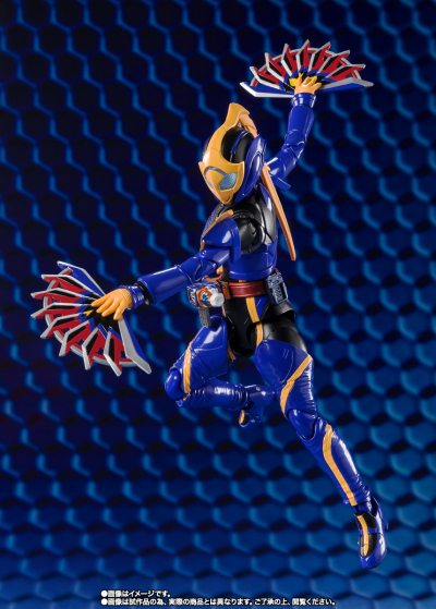 S.H.Figuarts  假面骑士利维斯 假面骑士贞德 眼镜蛇基因+拉咘柯芙 孔雀基因