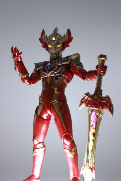 S.H.Figuarts  奥特银河格斗 巨大阴谋  泰迦奥特曼 彩虹三重斯特利姆形态