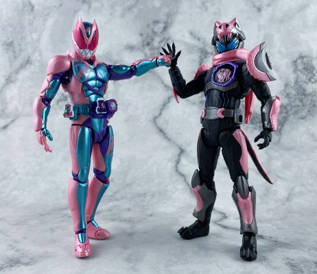 S.H.Figuarts 假面骑士利维斯 假面骑士维斯 暴龙基因