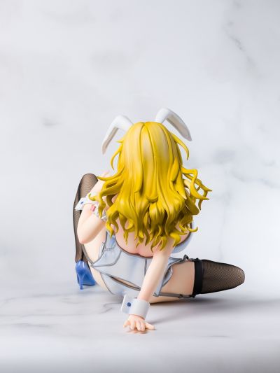 智恵 兔女郎