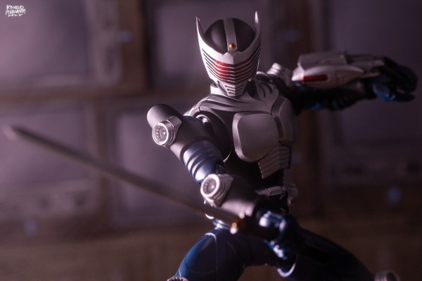 S.H.Figuarts 假面骑士龙骑 假面骑士龙骑 (空白体)