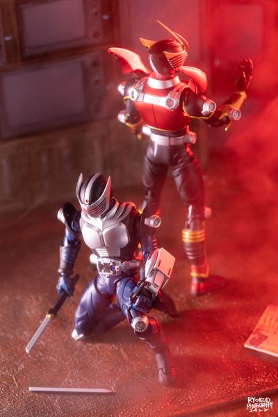 S.H.Figuarts 假面骑士龙骑 假面骑士龙骑 (空白体)