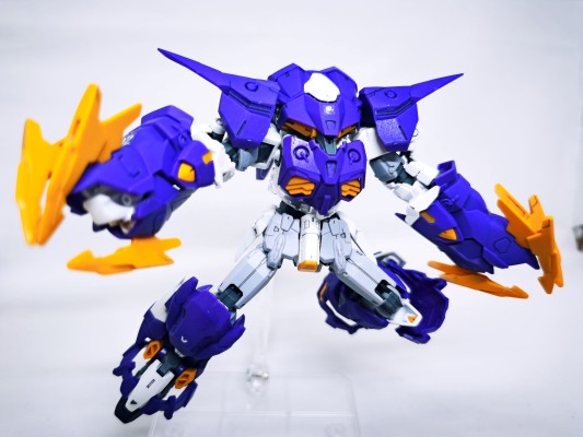 HG 1/144  亚斯克雷普欧斯高达