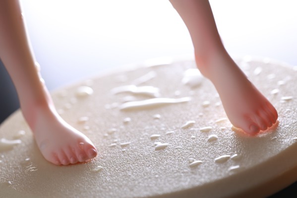 岸见荣子 在客户公司中露出其丰满肉体晒日光浴ver.