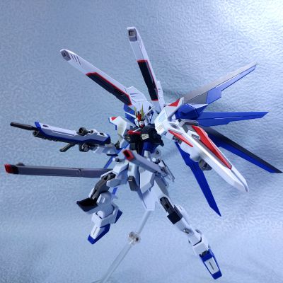 ROBOT魂〈机动战士系列〉   自由高达 (特别配色版)