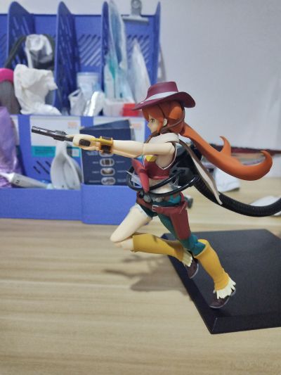 S.H.Figuarts 巴克·亚罗/BACK ARROW 艾尔莎·林